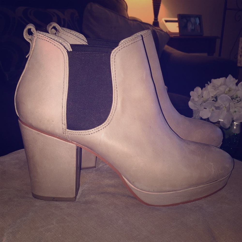 Steve Madden Topsecrt booties